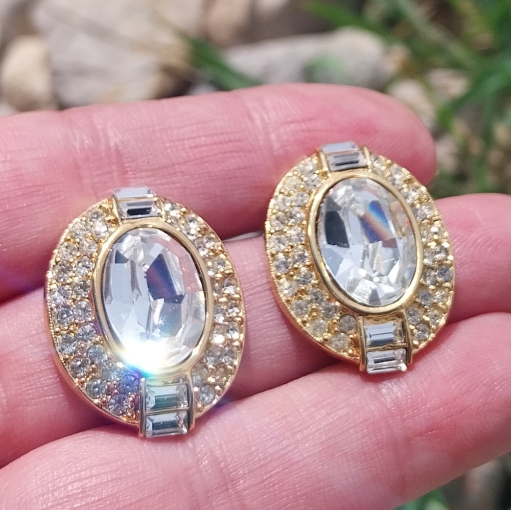 Oscar De La Renta Elegant Gold Crystal Earrings - Picture 12 of 15